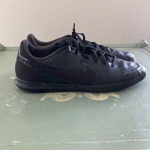 NIKE TIEMPO LEGEND 9 Men’s Indoor Soccer Shoes